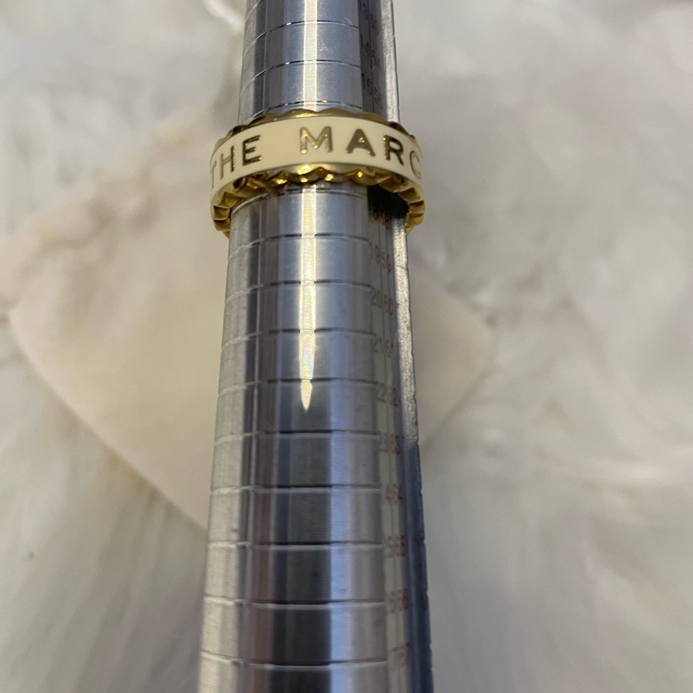 Marc Jacobs scalloped Ring - Picture 3 of 5